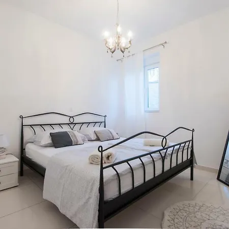 M And S Apartment