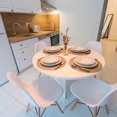Apartment M And S Kali