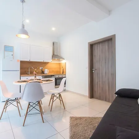 Apartment M And S *