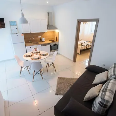 M And S Apartment *