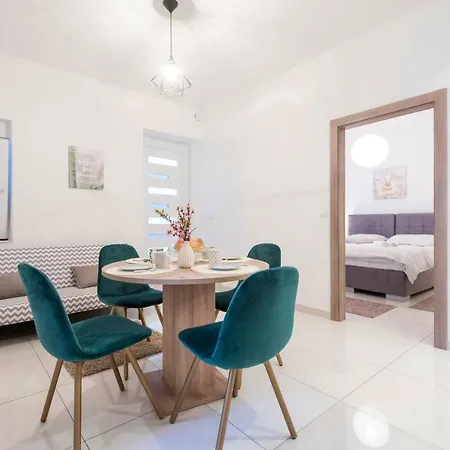 M And S Apartment *